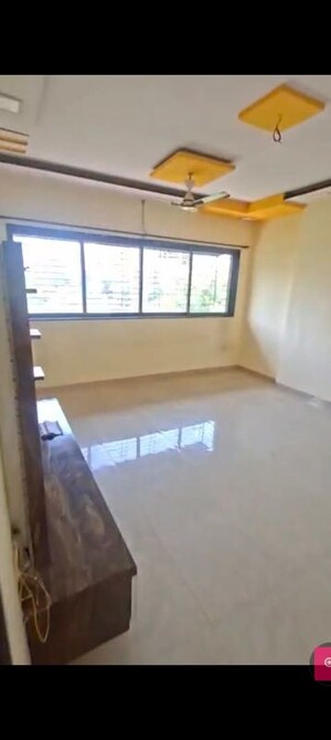 Bedroom in 2 BHK Builder Floor at Lokhandwala Complex – for Rent