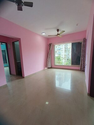 Room in 2 BHK Apartment at Ashutosh CHS Goregaon, Goregaon West – for Rent