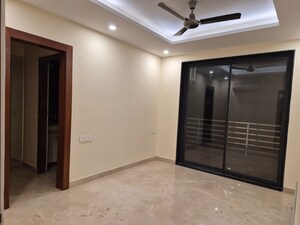 Room in 3 BHK Builder Floor at South City 1 – for Rent