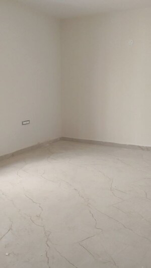 Room in 3 BHK Apartment at Tellapur – for Sale