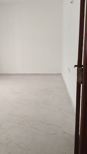 Room in 3 BHK Apartment at Tellapur – for Sale