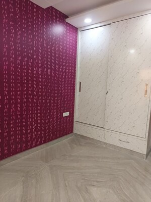 Bathroom in 3 BHK Builder Floor at Rohini Sector 11 – for Rent