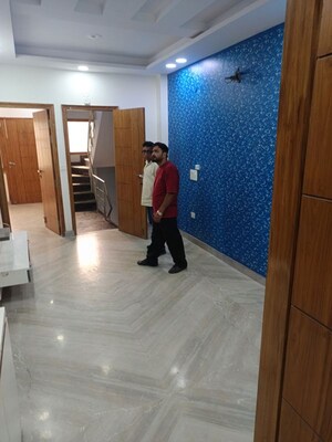 3 BHK Builder Floor For Rent in Rohini Sector 11
