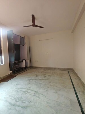 Room in 2 BHK Builder Floor at Sector 31 – for Rent
