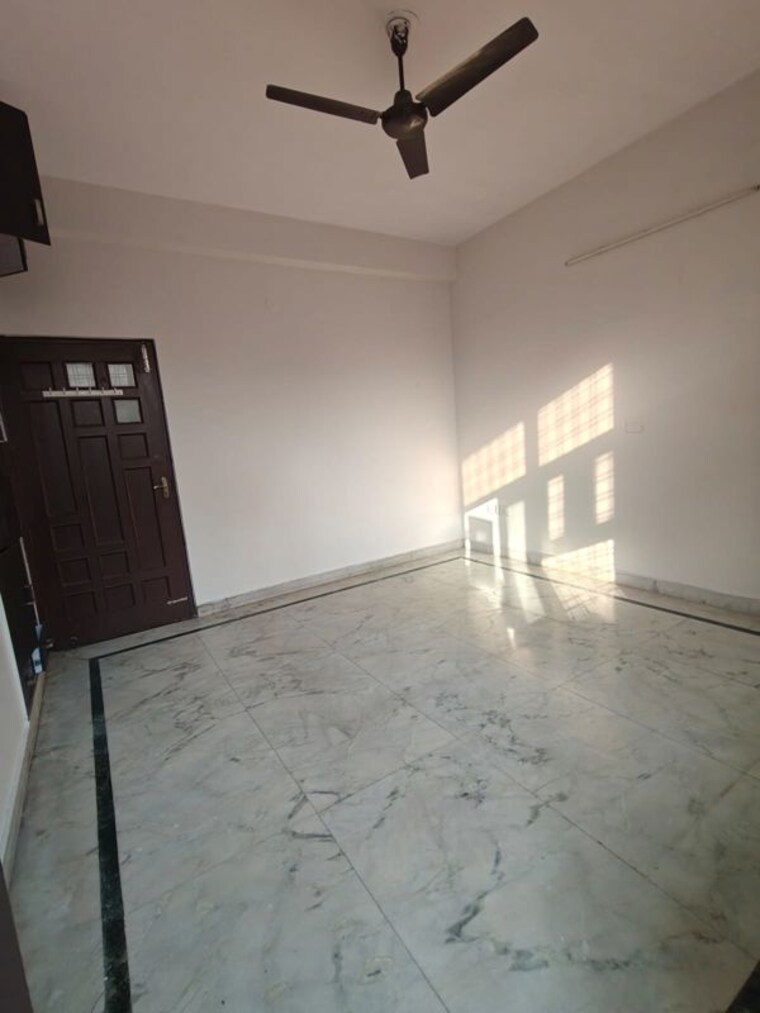 Room, sector 31 2 Bedroom 1600 Sq.Ft. Builder Floor In Sector 31 Gurgaon 10693825