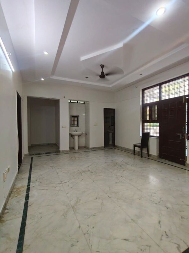Room, sector 31 2 Bedroom 1600 Sq.Ft. Builder Floor In Sector 31 Gurgaon 10693825