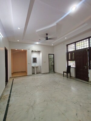 Room in 2 BHK Builder Floor at Sector 31 – for Rent