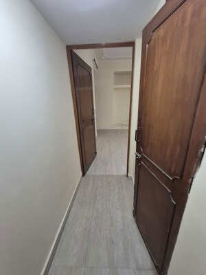 2.5 BHK Apartment – Entrance View at Mayur Vihar - for Rent
