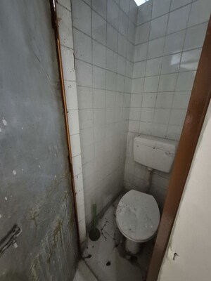 Bathroom in 2.5 BHK Apartment at Mayur Vihar – for Rent