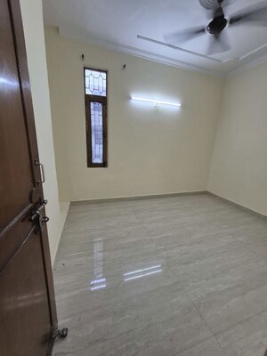 2.5 BHK Apartment For Rent in Mayur Vihar