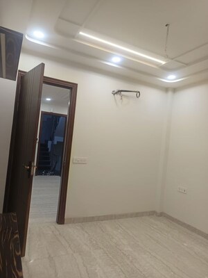 Room in 3 BHK Builder Floor at Rohini Sector 29 – for Sale