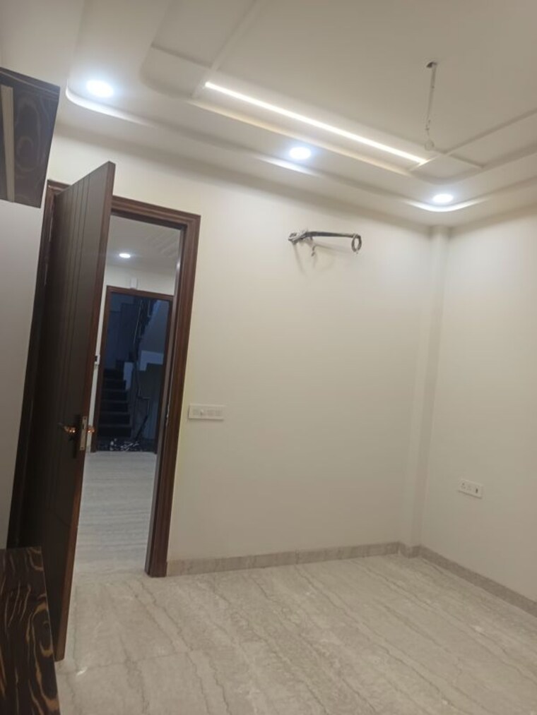Room, rohini sector 29 3 Bedroom 1500 Sq.Ft. Builder Floor In Rohini Sector 29 Delhi 10693842