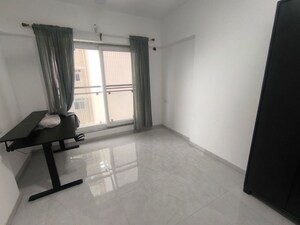 Room in 2 BHK Apartment at Vaibhav Queens Park, Chembur – for Sale