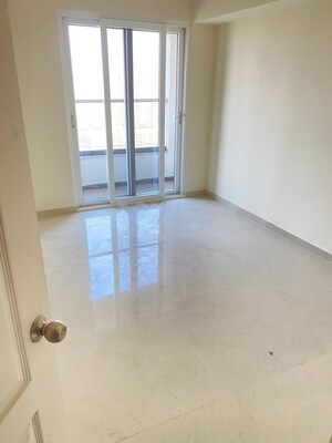 Room in 2 BHK Apartment at Zen Elite, Kharadi – for Rent
