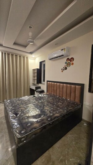 Bedroom in 1 BHK Builder Floor at Sector 40 – for Rent