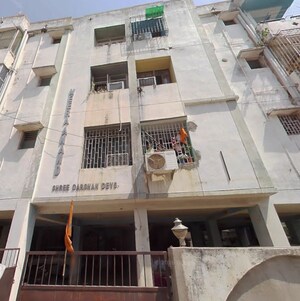  Apartment For Sale in Kidwaipuri