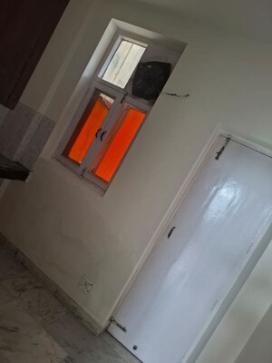 Furnished Amenities in 4 BHK Apartment at Gulmohar Garden, Sector 44 – for Rent
