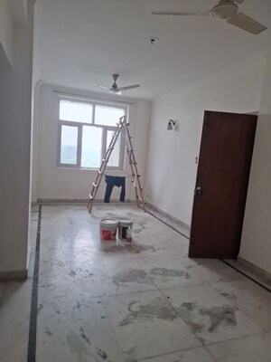 Room in 4 BHK Apartment at Gulmohar Garden, Sector 44 – for Rent