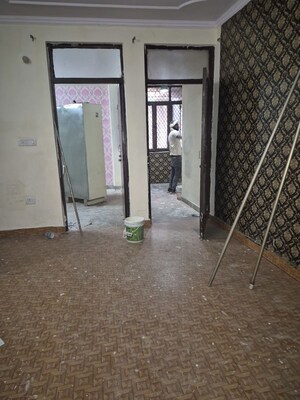 Room in 2.5 BHK Builder Floor at Mayur Vihar – for Sale