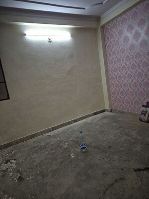 Room in 2.5 BHK Builder Floor at Mayur Vihar – for Sale