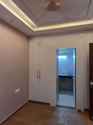 Room in 3.5 BHK Apartment at Paras Tierea, Sector 137 – for Rent