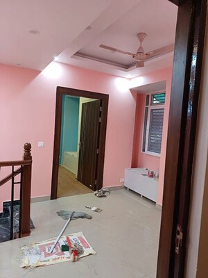 Room in 3.5 BHK Apartment at Paras Tierea, Sector 137 – for Rent