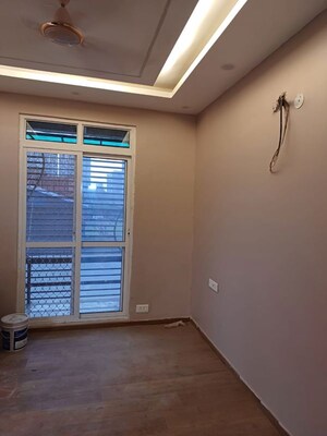 Room in 3.5 BHK Apartment at Paras Tierea, Sector 137 – for Rent