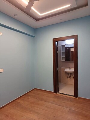 Room in 3.5 BHK Apartment at Paras Tierea, Sector 137 – for Rent