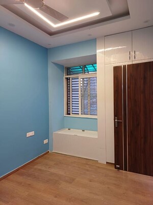 Room in 3.5 BHK Apartment at Paras Tierea, Sector 137 – for Rent