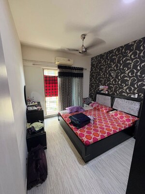 Bedroom in 2.5 BHK Apartment at Sapphire Heights, Kandivali East – for Sale