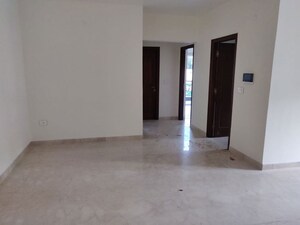 Room in 4 BHK Apartment at Mantri Altius, Shivaji Nagar – for Rent