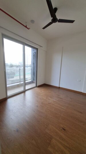 Room in 2 BHK Apartment at Gera Planet Of Joy, Kharadi – for Rent