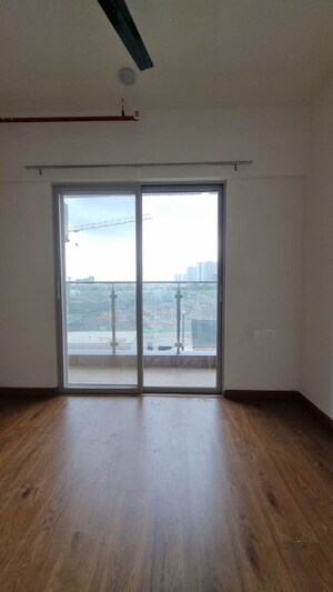 Room in 2 BHK Apartment at Gera Planet Of Joy, Kharadi – for Rent