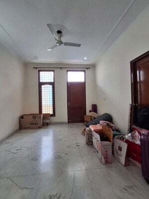 Living Room in 2.5 BHK Builder Floor at Sector 23 – for Rent