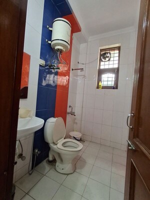 Bathroom in 2.5 BHK Builder Floor at Sector 23 – for Rent