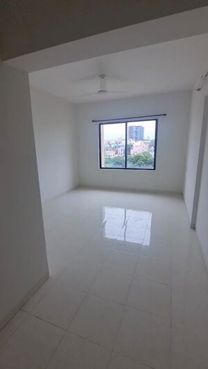 Room in 3 BHK Apartment at Nagpal Dev Exotica, Kharadi – for Rent