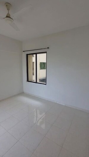 Room in 3 BHK Apartment at Nagpal Dev Exotica, Kharadi – for Rent
