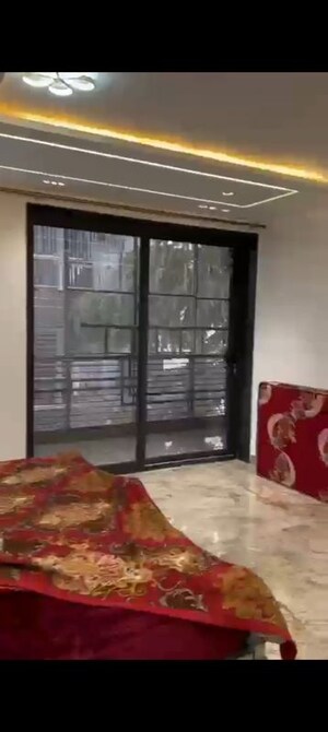 Room in 4 BHK Builder Floor at Sector 23 – for Rent