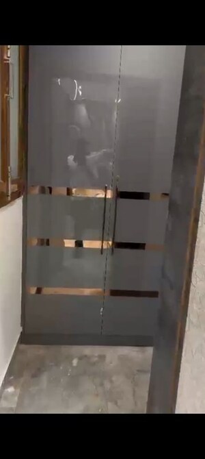 Furnished Amenities in 4 BHK Builder Floor at Sector 23 – for Rent