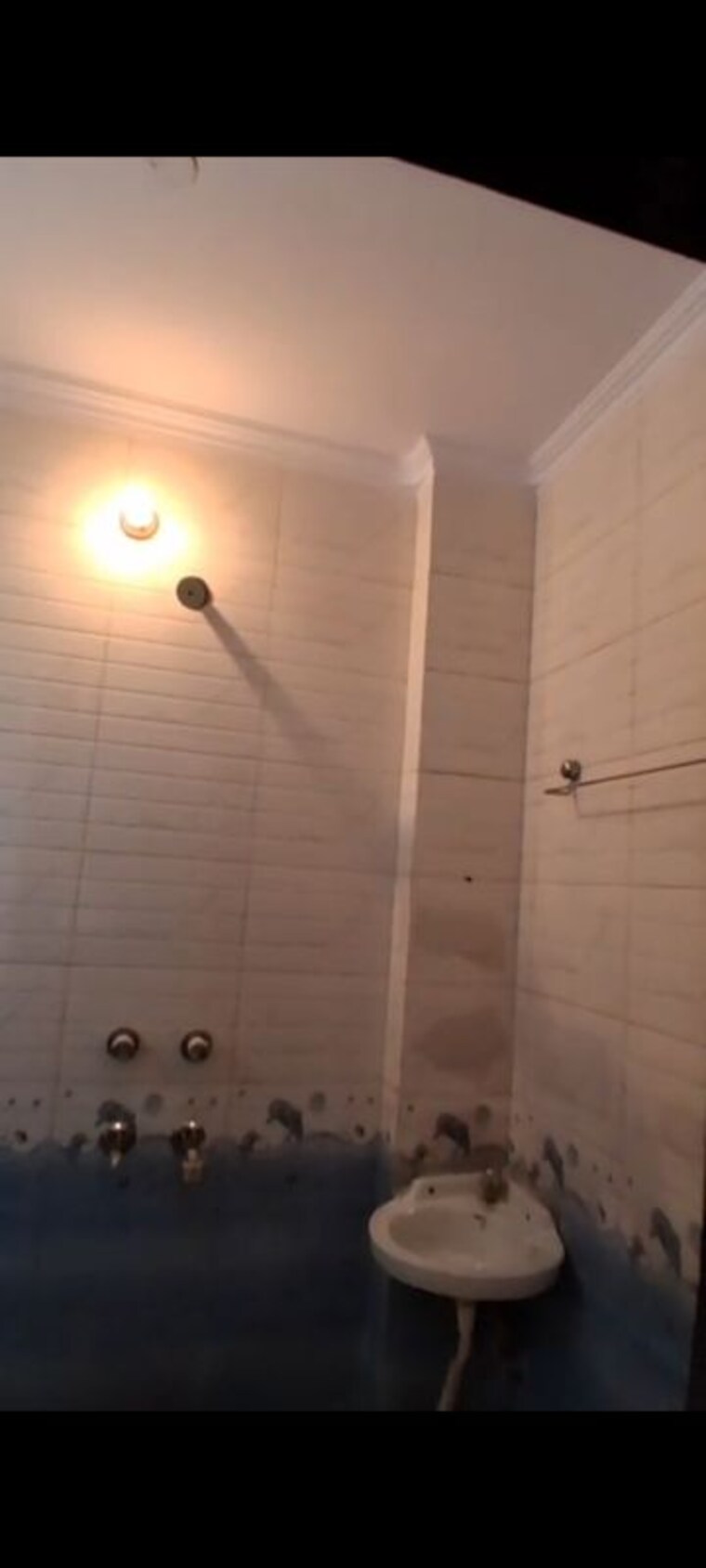 Bathroom, mahavir enclave 2 Bedroom 675 Sq.Ft. Builder Floor In Mahavir Enclave Delhi 10694010