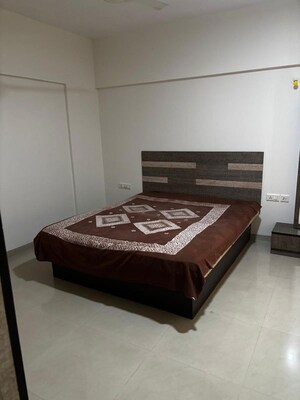 Bedroom in 2.5 BHK Apartment at Kalpataru Estate, Pimple Gurav – for Rent