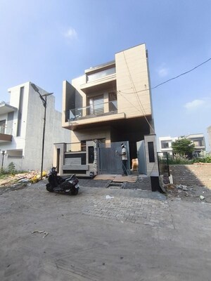 2 BHK Villa For Rent in Vip Road