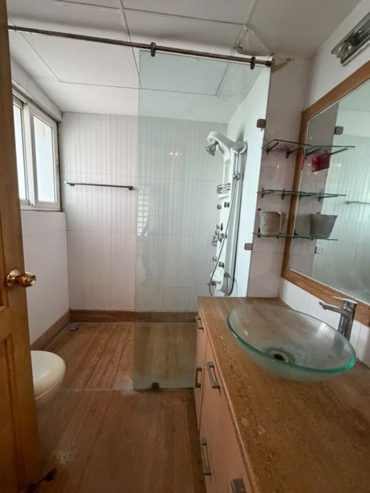 Bathroom, raheja-atlantis-ii 3 Bedroom 2311 Sq.Ft. Apartment In Sector 31 Gurgaon 10694020