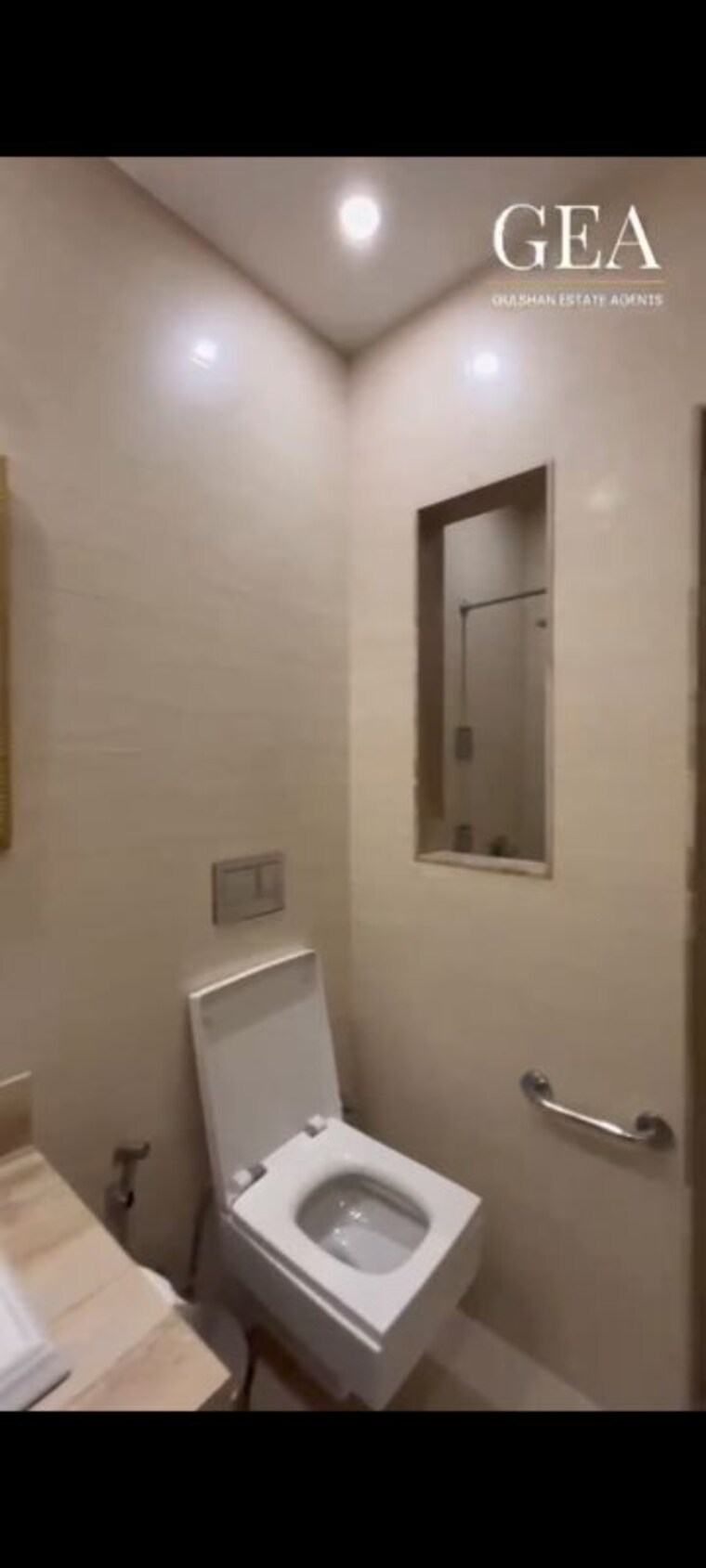 Bathroom, greater kailash 3 Bedroom 1800 Sq.Ft. Builder Floor In Greater Kailash Delhi 10694052
