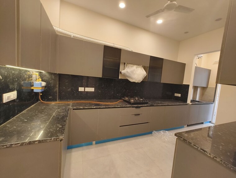 Kitchen, chittaranjan park 3 Bedroom 1800 Sq.Ft. Builder Floor In Chittaranjan Park Delhi 10694055
