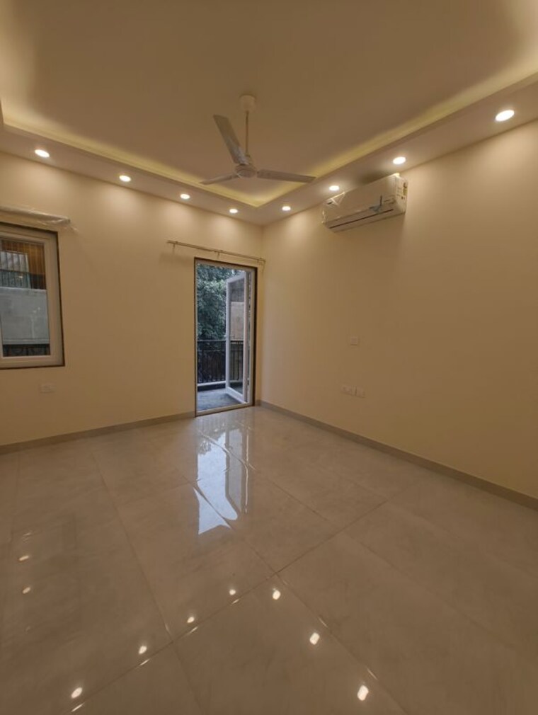 Room, chittaranjan park 3 Bedroom 1800 Sq.Ft. Builder Floor In Chittaranjan Park Delhi 10694055