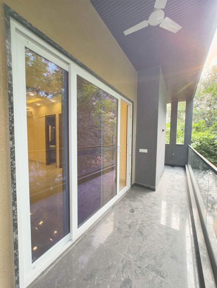 Balcony, chittaranjan park 3 Bedroom 1800 Sq.Ft. Builder Floor In Chittaranjan Park Delhi 10694055