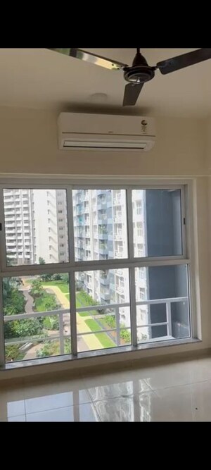 Room in 3 BHK Apartment at LnT Veridian, Powai – for Rent
