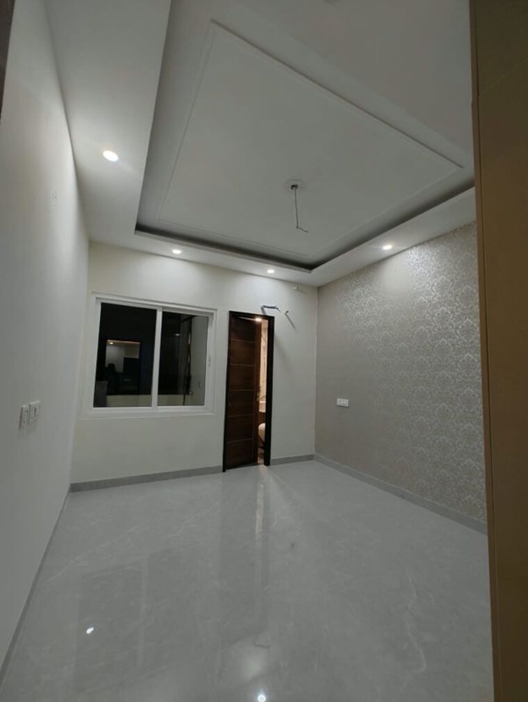 Room, gazipur 3 Bedroom 1450 Sq.Ft. Apartment In Gazipur Zirakpur 10694066