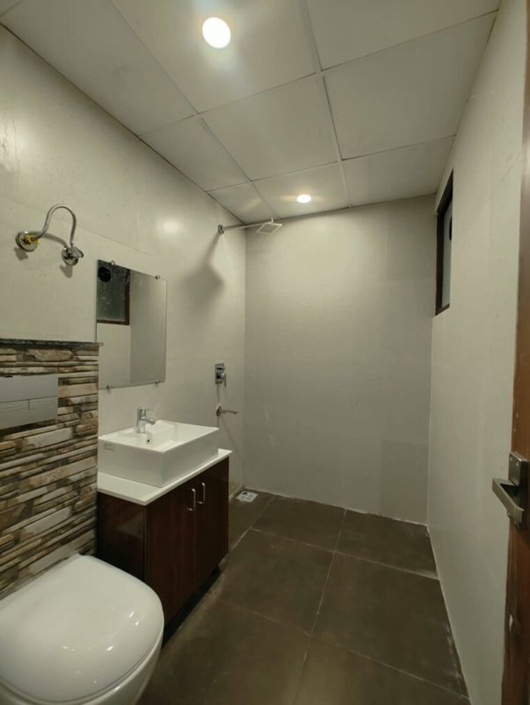 Bathroom, gazipur 3 Bedroom 1450 Sq.Ft. Apartment In Gazipur Zirakpur 10694066
